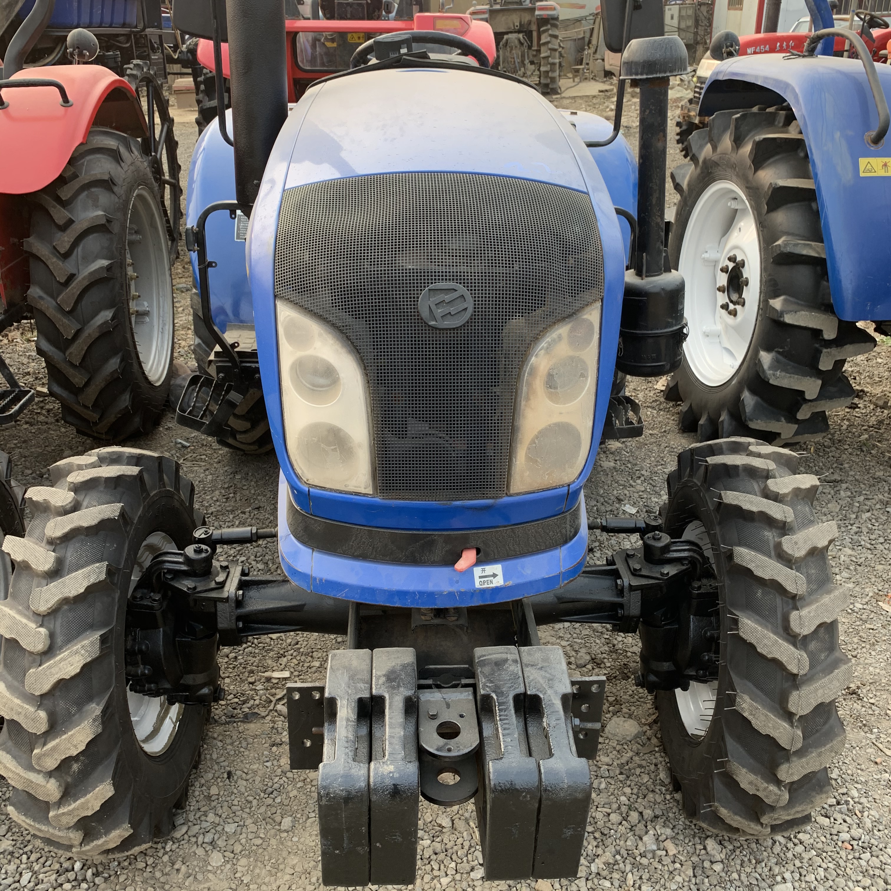 Новое поступление 40HP б/у сельскохозяйственные тракторы 4WD на продажу