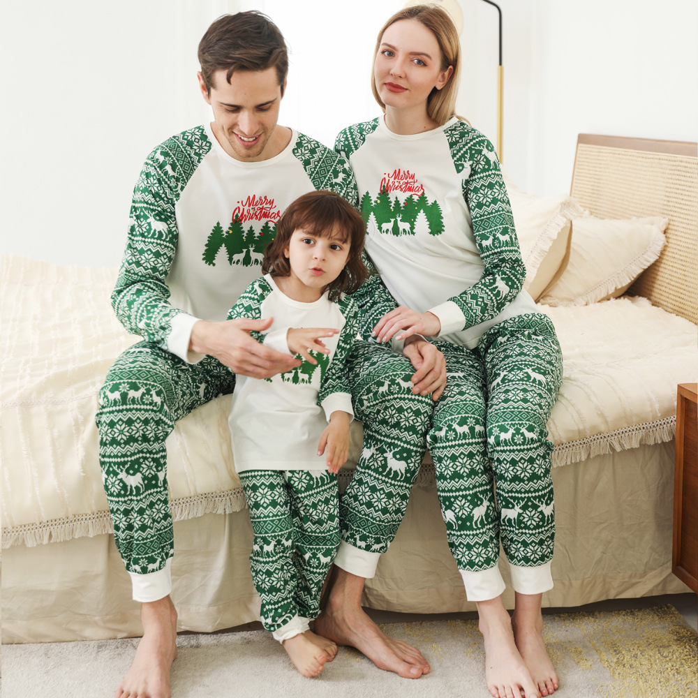 Wholesale Long Sleeve Deer Print Family Wear Matching Christmas Pajamas Set Jammies Clothes for Family