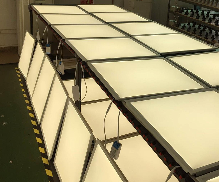 Китай Завод прямых продаж панель свет 1x2 2x2 620x620 мм RGB цвет светодиодные панели с дистанционное управление цвет rgb cct LED панель