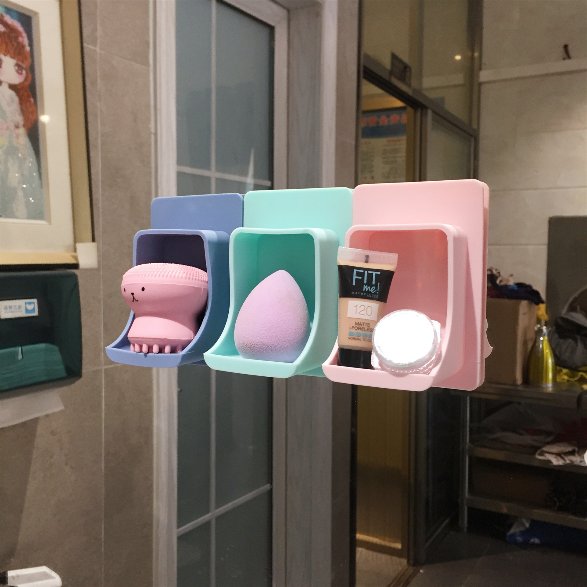 Wholesale Stick-On Wall Mount Makeup Blender Display Rack Beauty Sponge Holder Powder Puff Stand