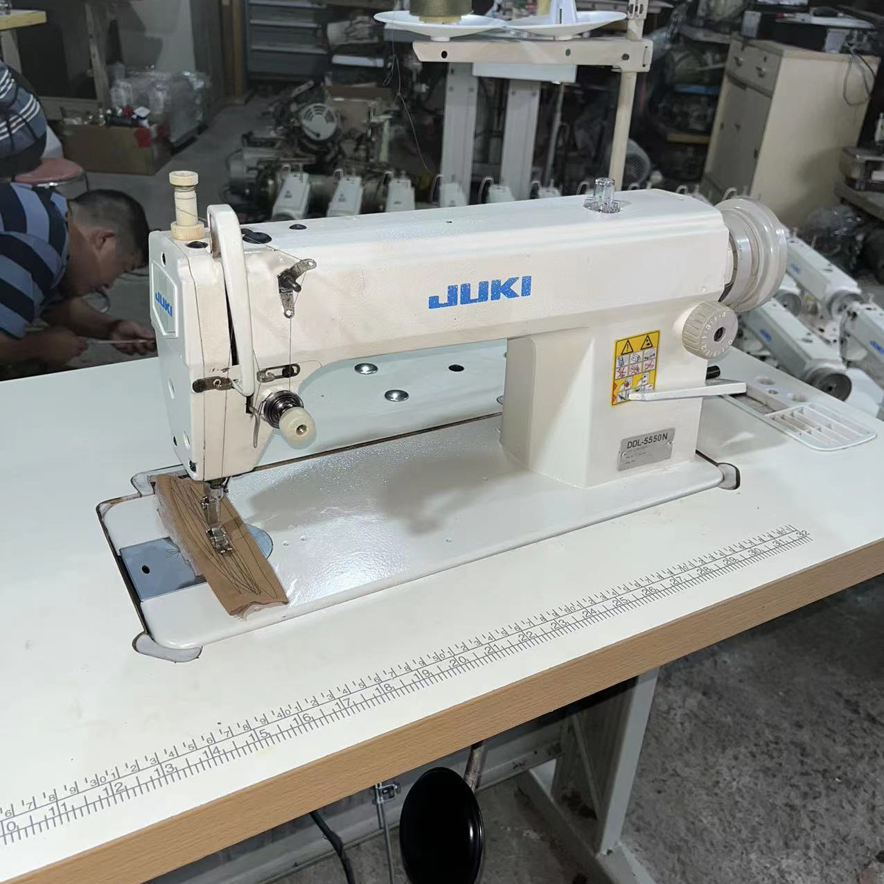 Б/у Промышленная швейная машина juki5550