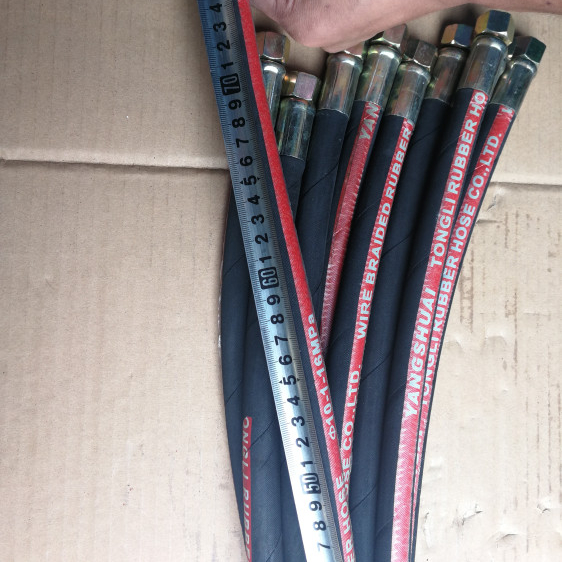 Various sizes of brake hoses for Sinotruck HOWO spare part 40/50/60/70