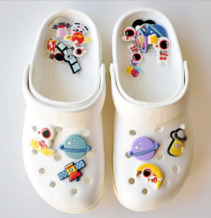 Wholesale pvc shoe charms slipper decorations DIY astronaut cute version removabele shoes charms