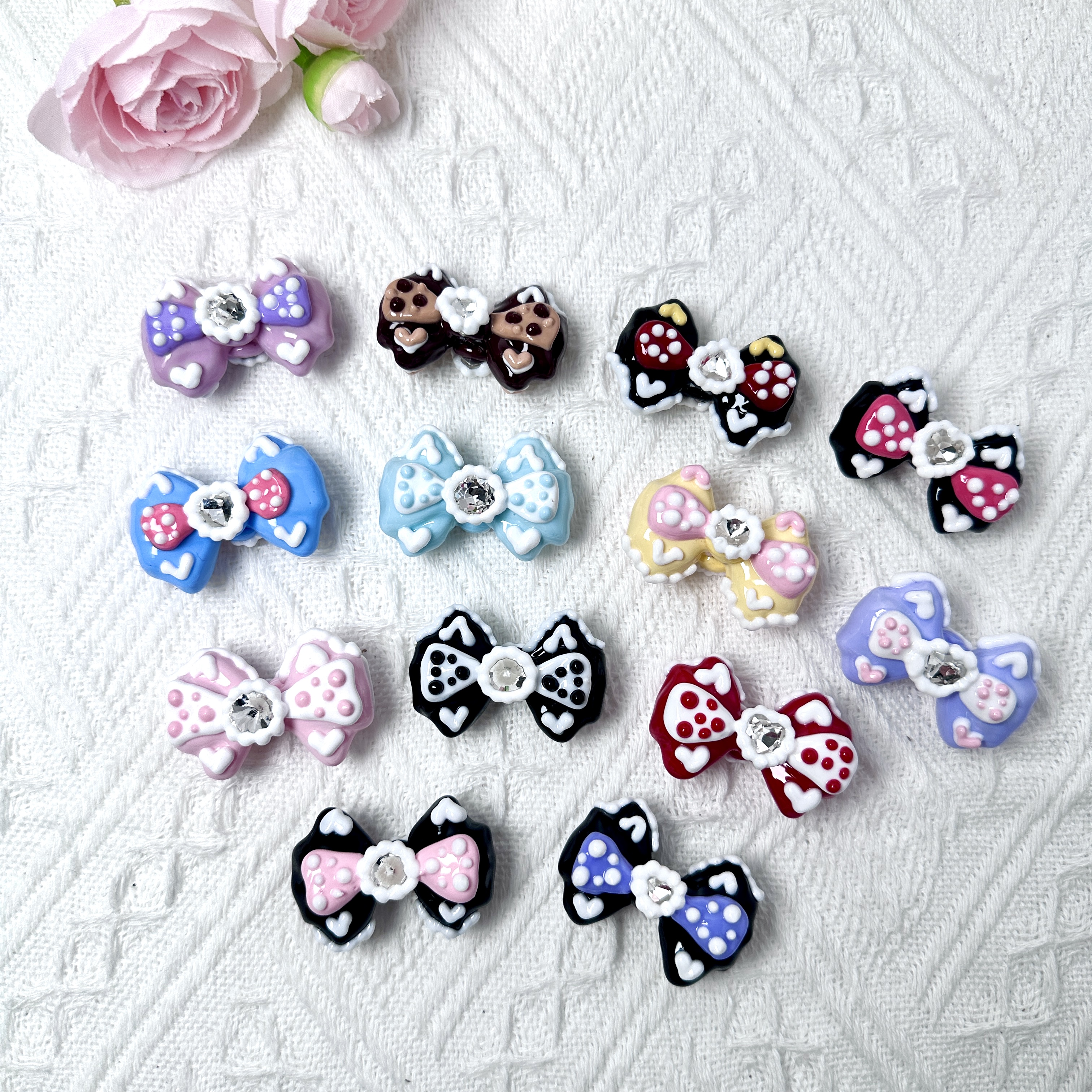 Small Cute Cartoon Bow Resin Accessories DIY New Year Autumn Winter Jewelry Mobile Phone Cases Acrylic Plastic Lucite Beads