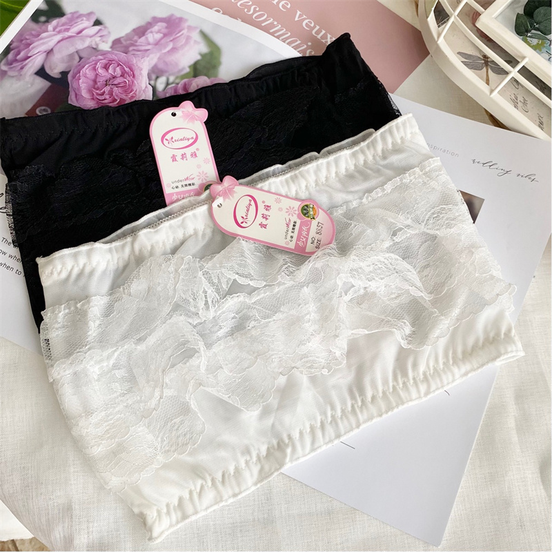 The Joker's practical lace vests will prevent leaks of a strapless bra suitable for a developing little girl