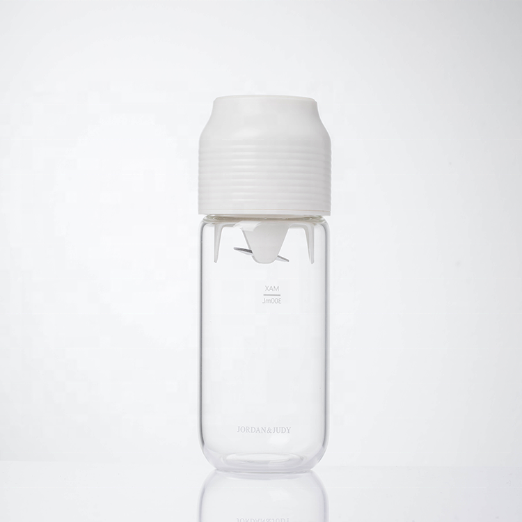 2021 300ml Mini Rechargeable USB Portable Blender Juicer Bottle Hand Blender Cup Travel
