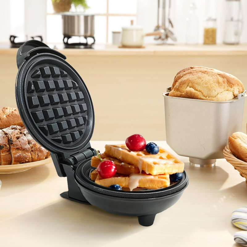 Wholesale Household Portable Breakfast Sandwich Maker Electric Small Waffle Maker