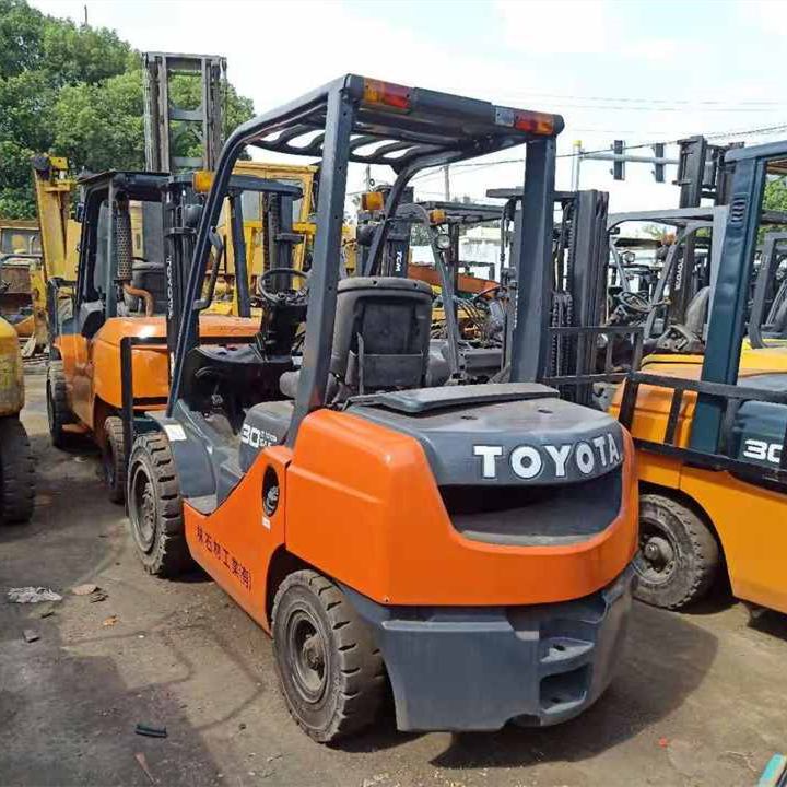 Подержанный японский дизельный вилочный погрузчик для Toyota, 3 тонны, 5 тонн, 8 тонн