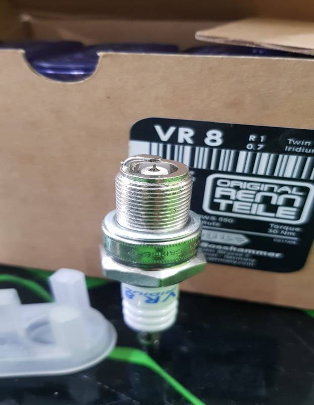 Свеча зажигания для VR8 0242129529