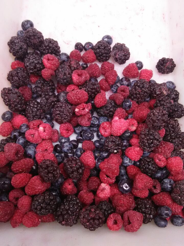 Свежий вкус IQF замороженные микс ягод клубники Raspberry Blackberry черники с высоким качеством