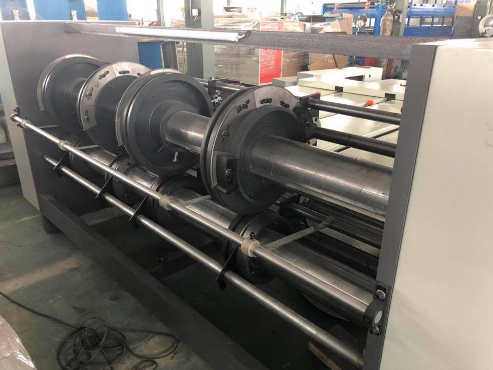 1070 автоматическая резка и сгибание пищевых продуктов cnc v картонная гофрированная цифровая машина для резки образцов