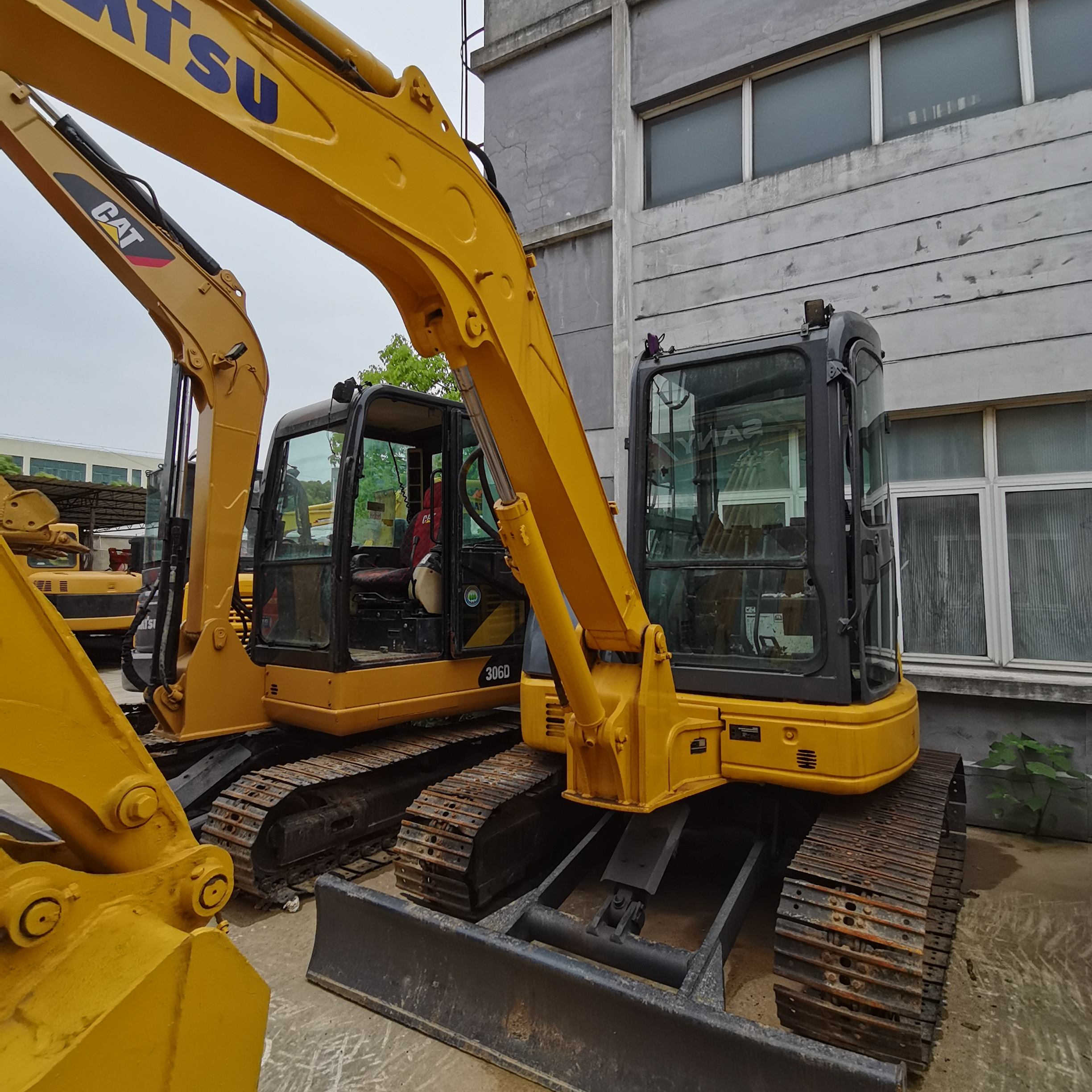 The second-hand Komatsu pc35 excavator made in Japan is 90% new, in perfect condition and affordable