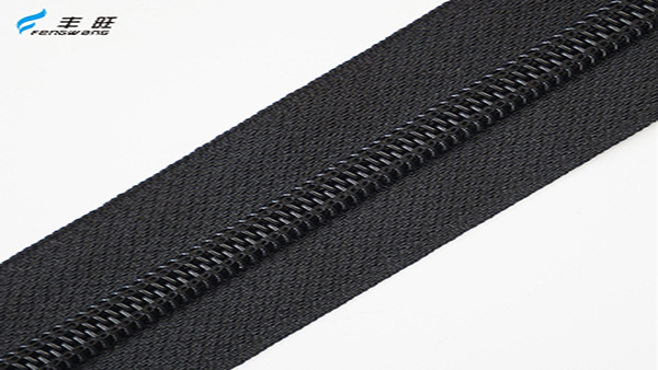 Eco-friendly Long Chain Garment Bags Home Textile Zipper Custom Logo Tent Zippers