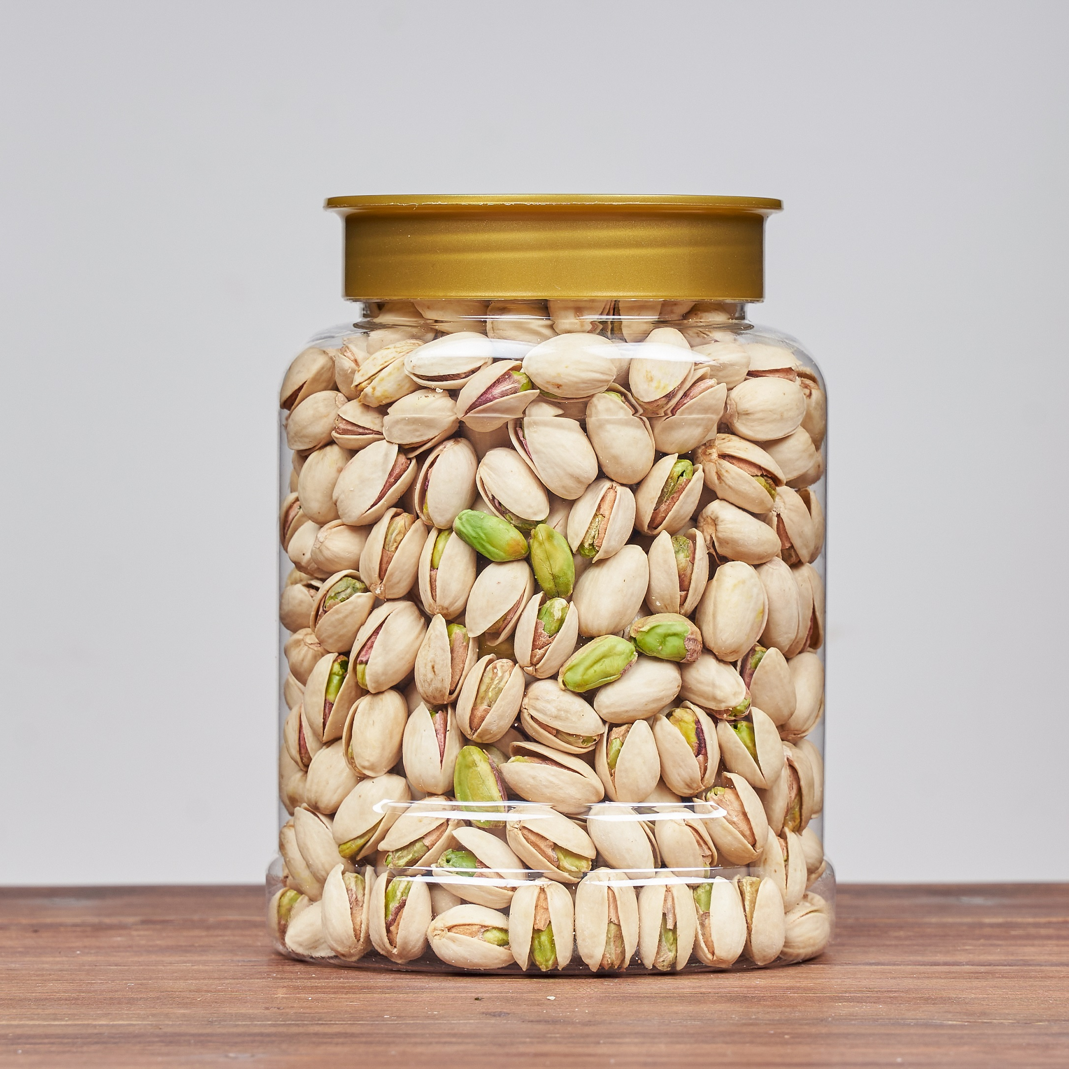 Delicious Natural Additives Free roasted salted Pistachio Nuts shell