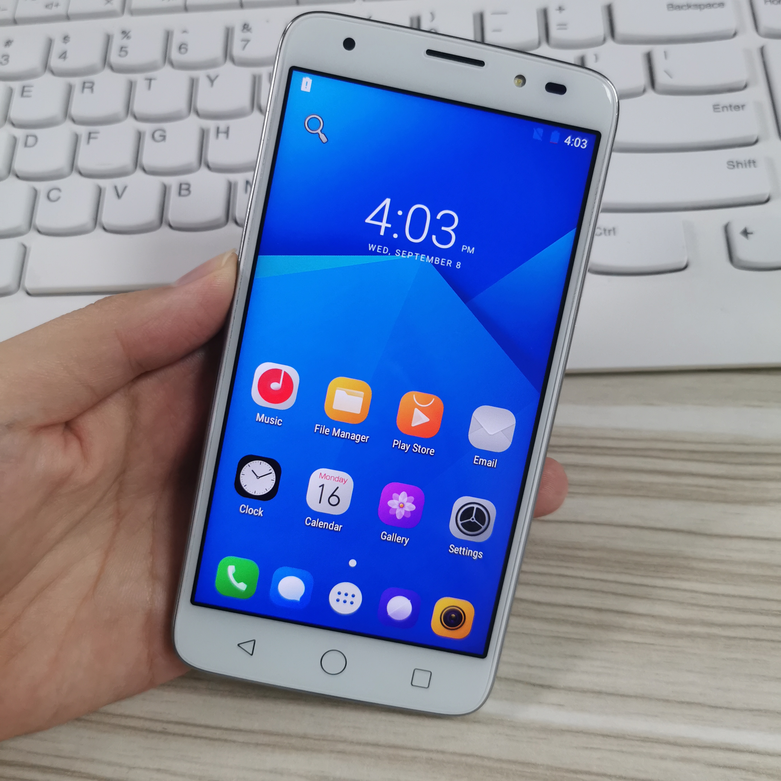 Заводская дешевая цена 5,0 дюймов 4G andriod 6,0 Новый 2 Гб + 32 ГБ 2800 мАч оригинальные новые мобильные телефоны