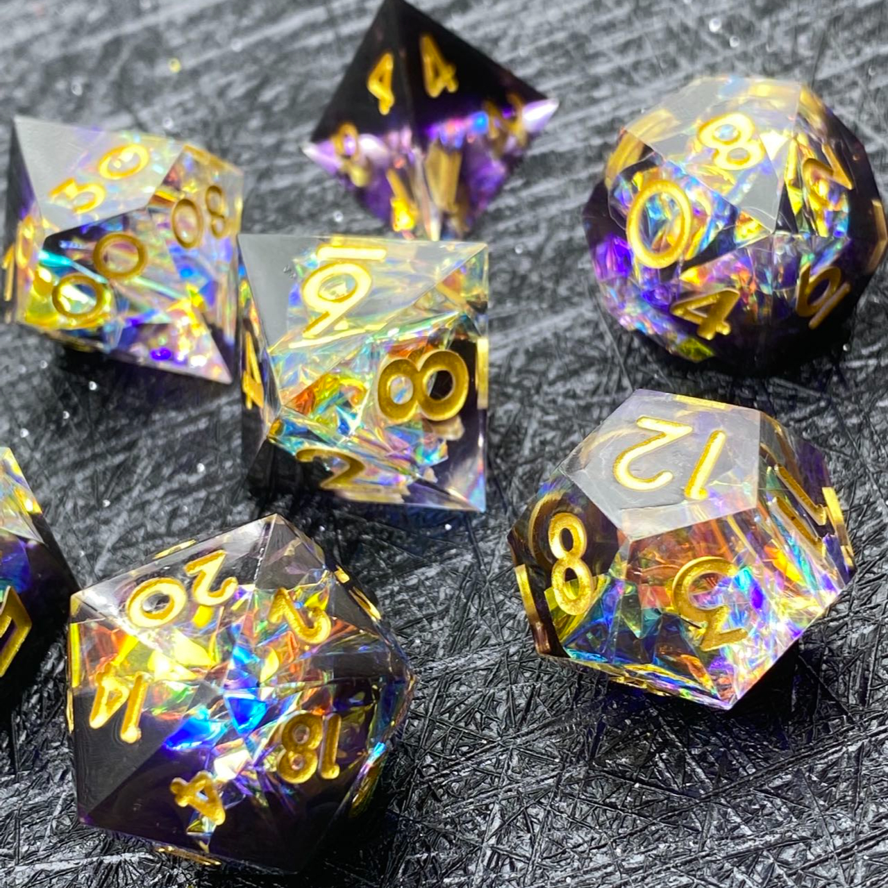 Пользовательские d8 гравированные d20 игральные кости 8 мм острые края горячая Распродажа смолы черный синий жидкий сердечник набор игральных костей