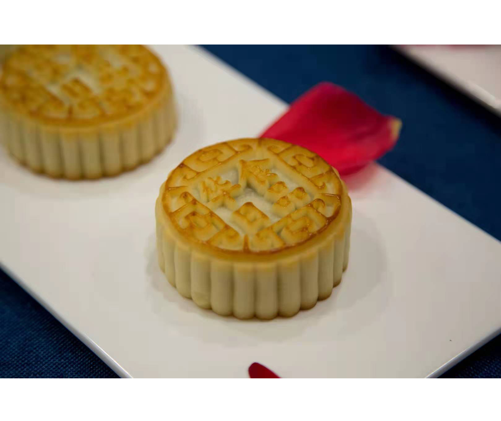 Factory Wholesale Rose Red Bean Paste Mooncake Material Mooncake Filling Bread Filling Egg Yolk Pastry