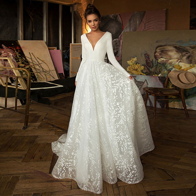 V Neck Vintage Elegant Backless Muslim Long Sleeve Wedding Dress For Women