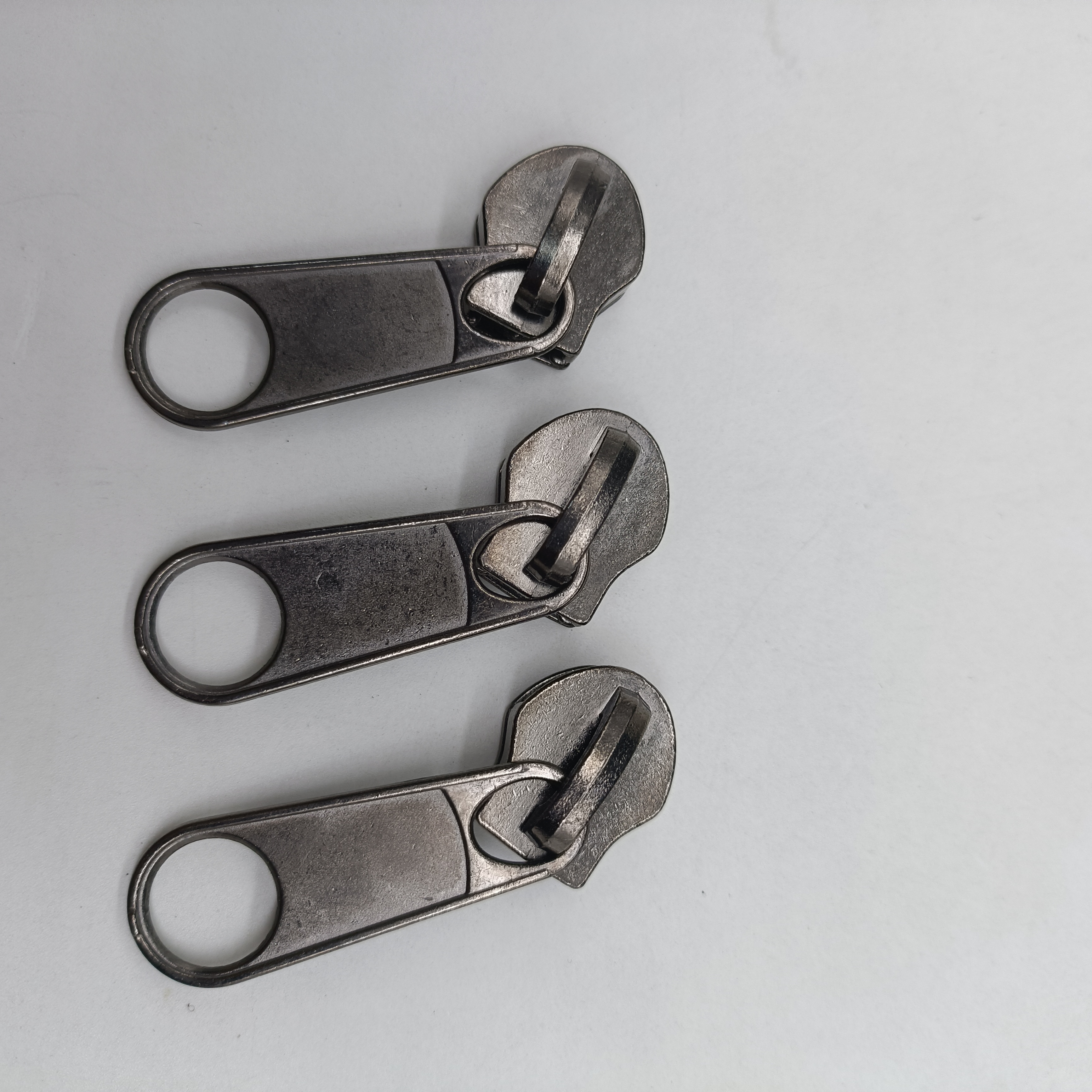 Lanke, оптовая продажа, низкая цена, но высокое качество, размер #10, Gunmetal, неблокировочный слайдер на молнии с прочными съемниками на молнии, для сумок или сумок
