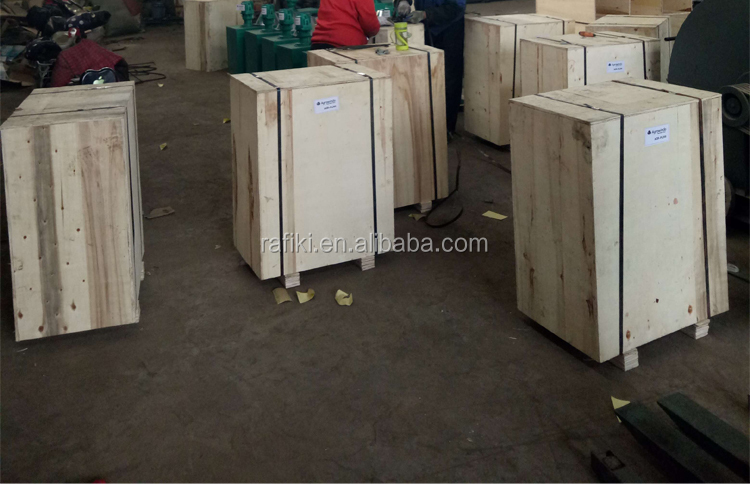 Best-selling 200-300Kg per hour small scale animal feed pellet machine for poultry livestock