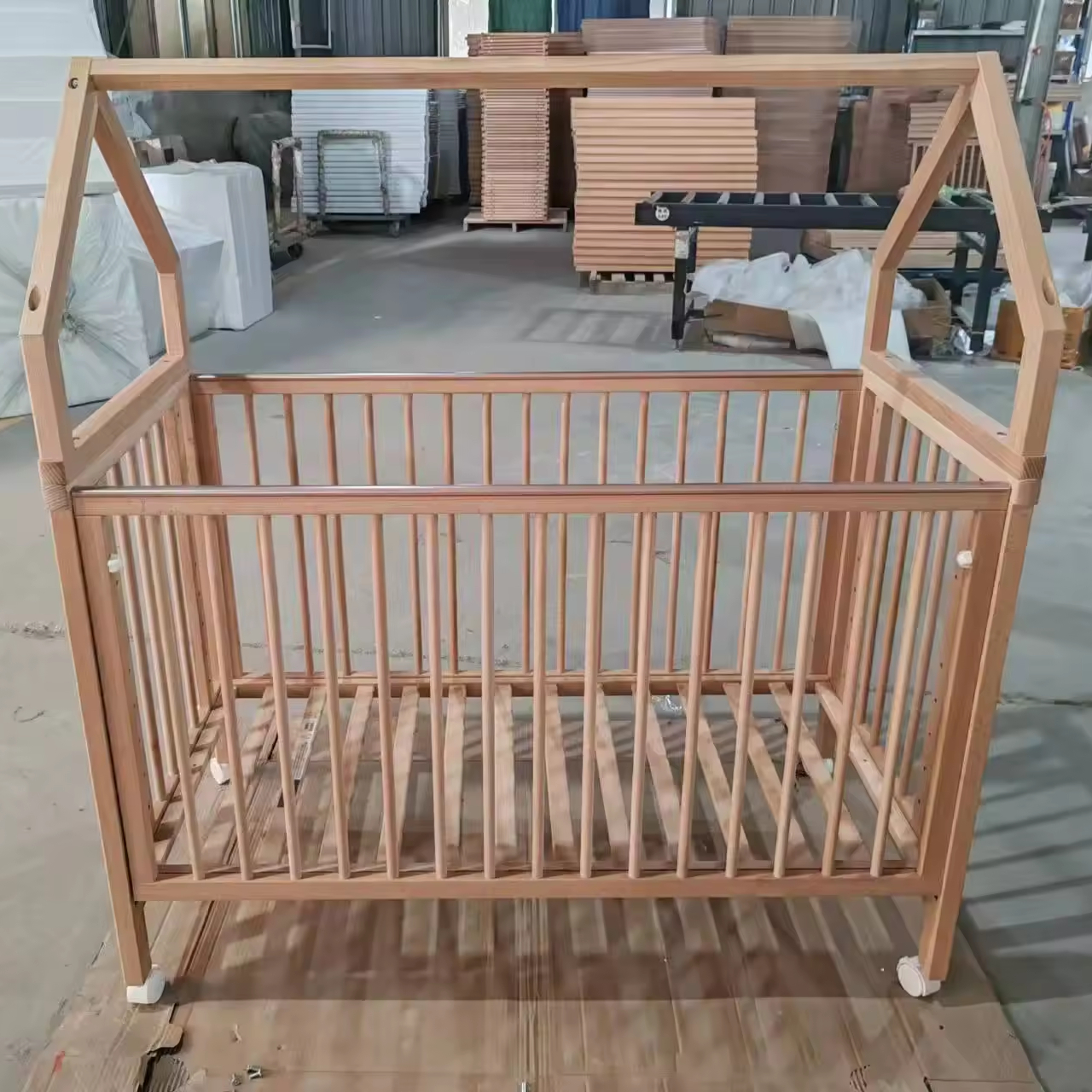 Kindergarten Nursery Floor Crib Bed Platform Bed Furniture Baby Crib Single Baby Sleeping Bed