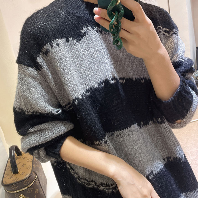 2021 Autumn And Winter Gradient Special Yarn Round Neck Loose Sweet Girl Pullover Sweater