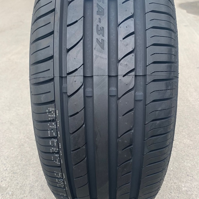 Китайские всесезонные колеса и аксессуары PCR шина goodyear linglong trazano 225 50R16 sa37небольшая шина