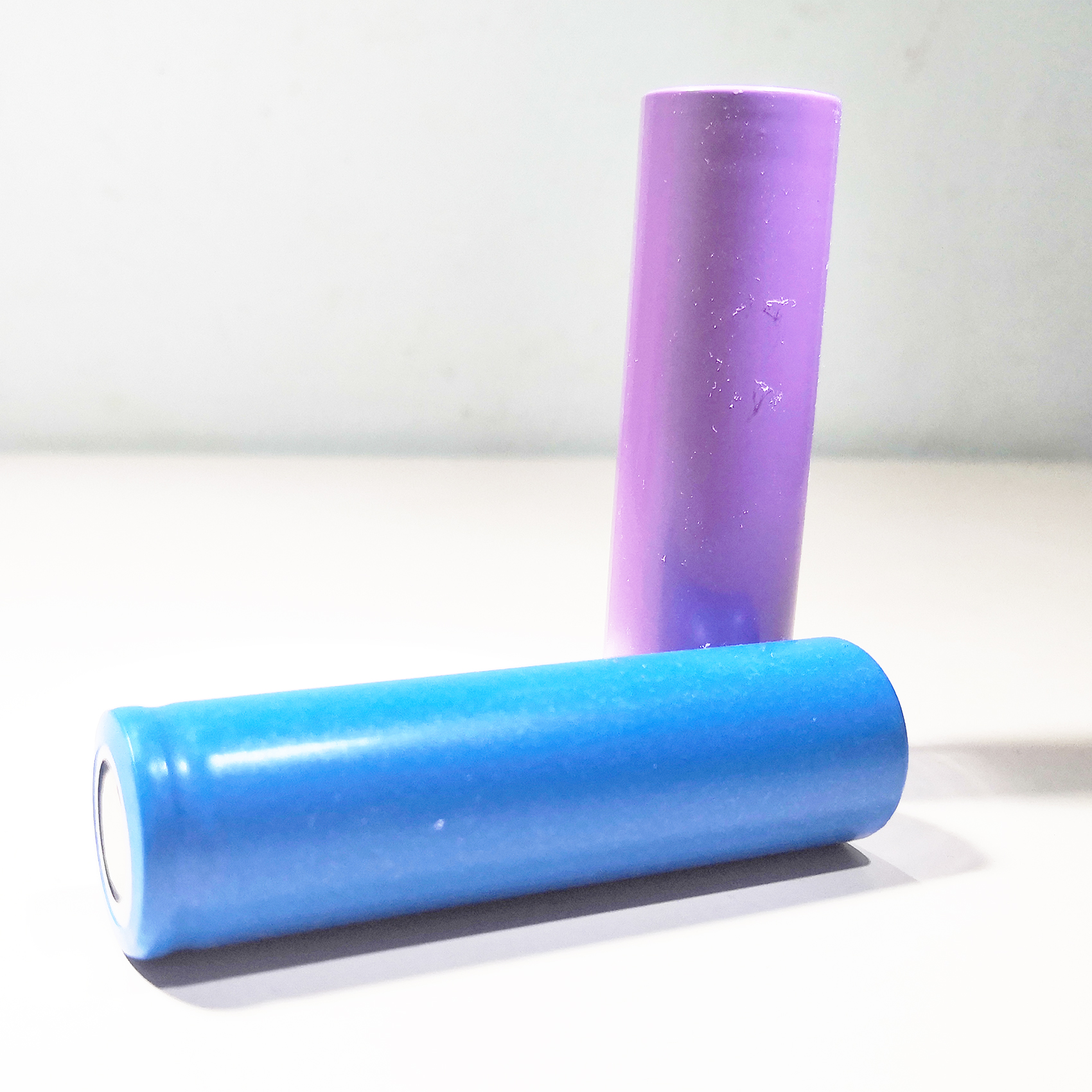 Индивидуальная 3,7 V перезаряжаемая литий-ионная батарея 18650 3350mAh power bank батарея 2500mAh 2000mAh 3000mAh