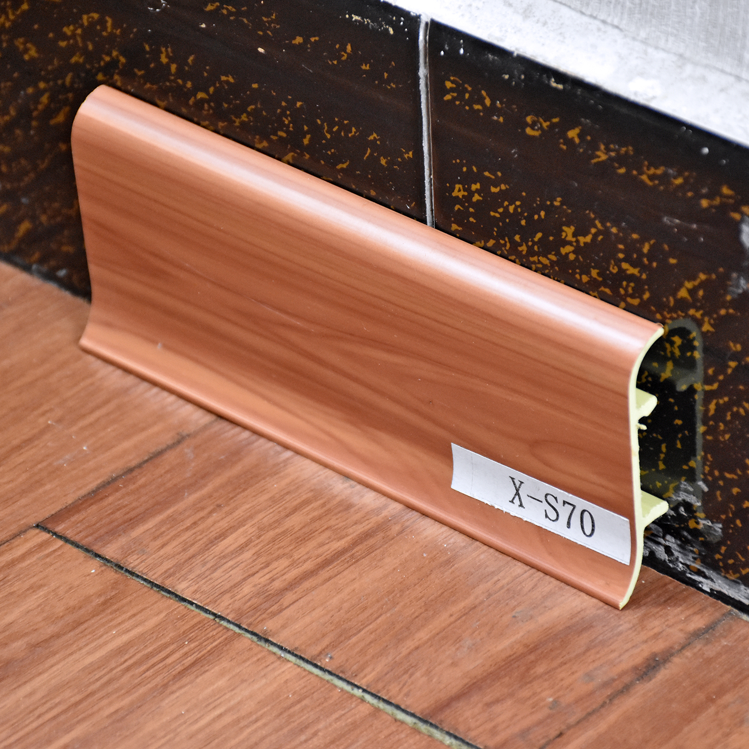 Cheap Factory Price Baseboard Pvc Spc Skirting Board Wood For Sale