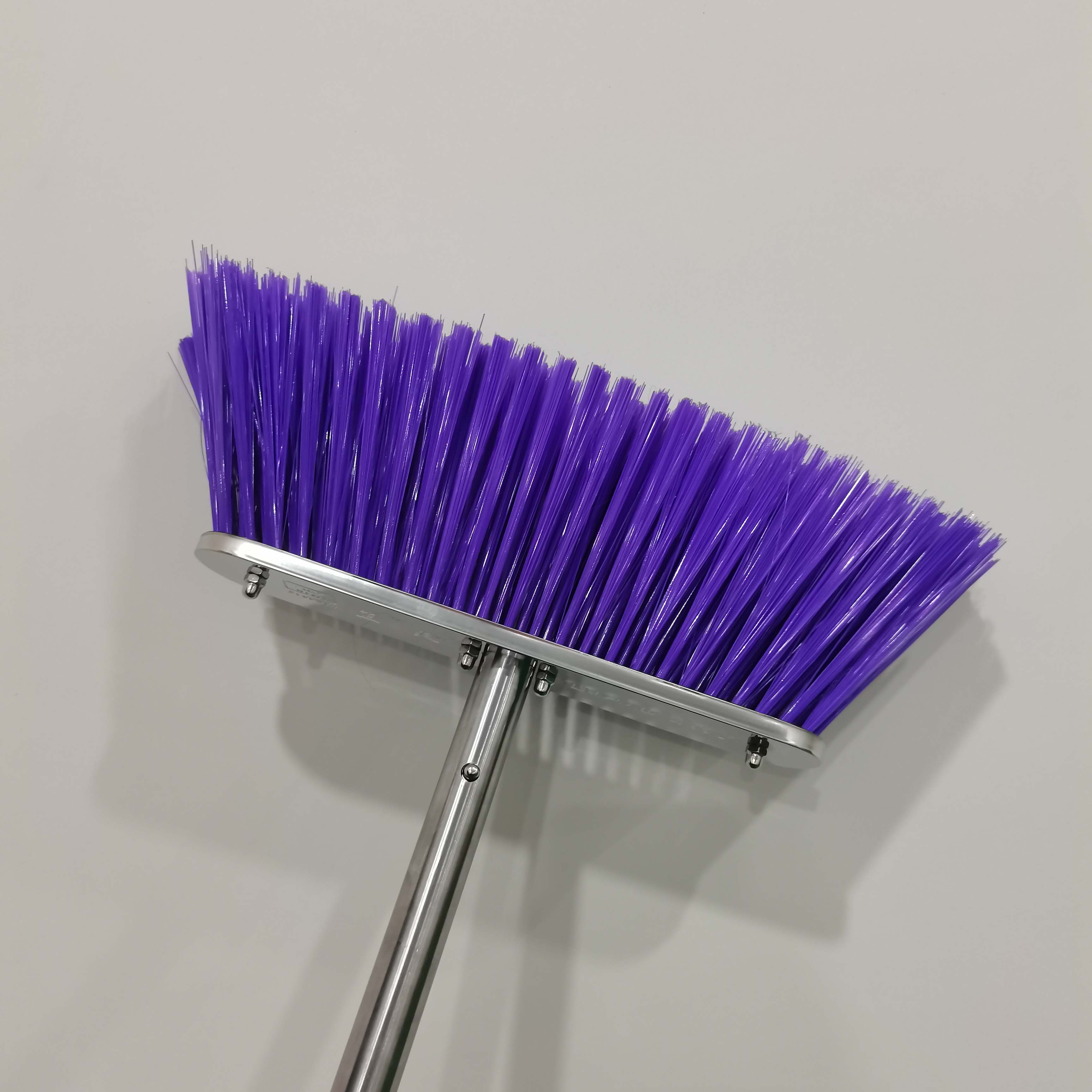 Домашнее использование Besom с металической чисткой пола