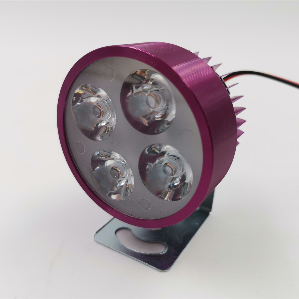 12V 4 удара по-прежнему белый свет мотоцикла пятно света Противотуманные фары Водонепроницаемый СВЕТОДИОДНАЯ передняя фара рабочий свет
