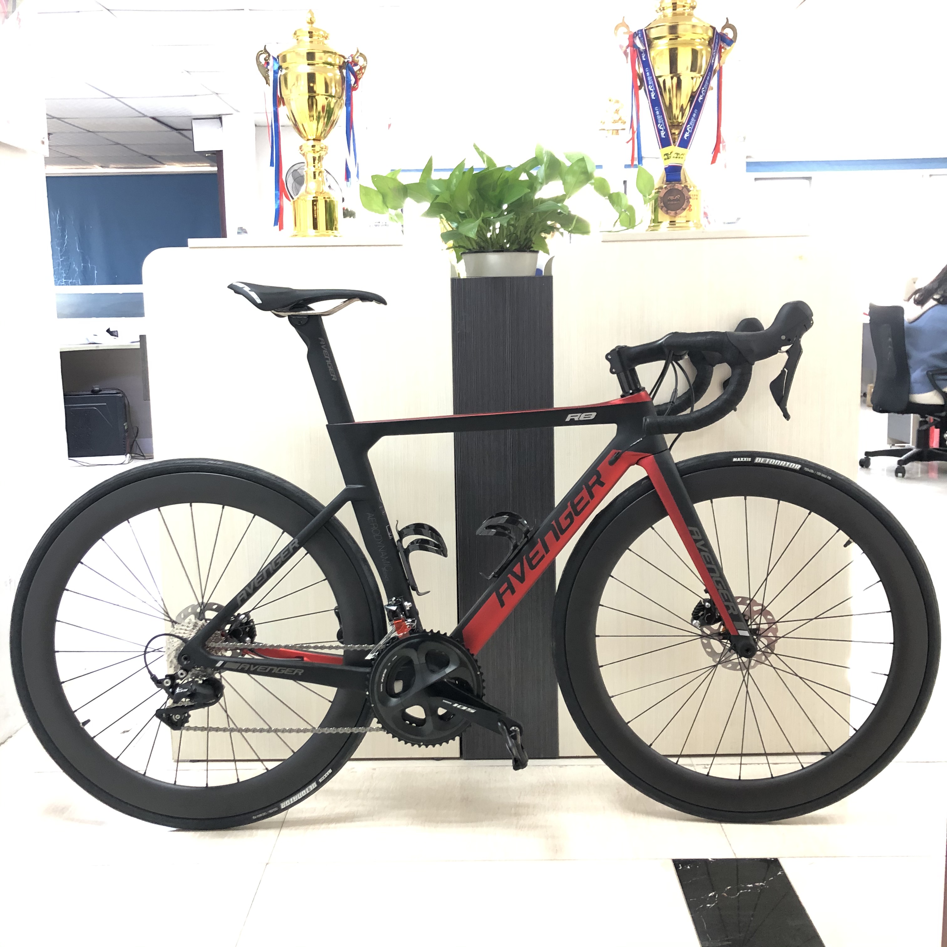 УГЛЕРОДНЫЙ руль Аэро диск дорожный велосипед FM169-F полный Велосипедов Shimano R8020 ULTEGRA гидравлические дисковые тормоза велосипеда