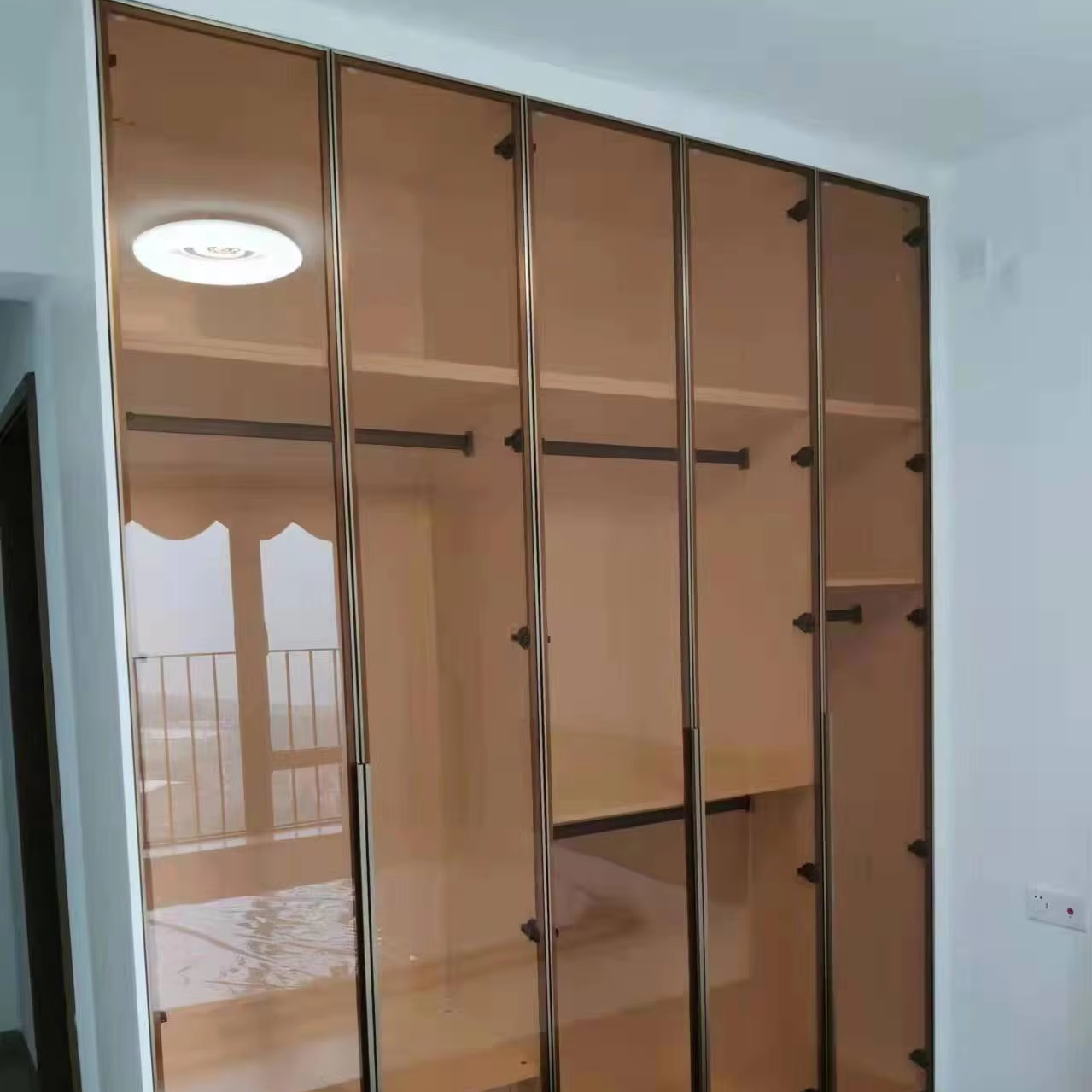 Modern Glass Door Wardrobe and Storage Cabinet for Bedroom Hotel Living Room Home Furniture for Apartment Use