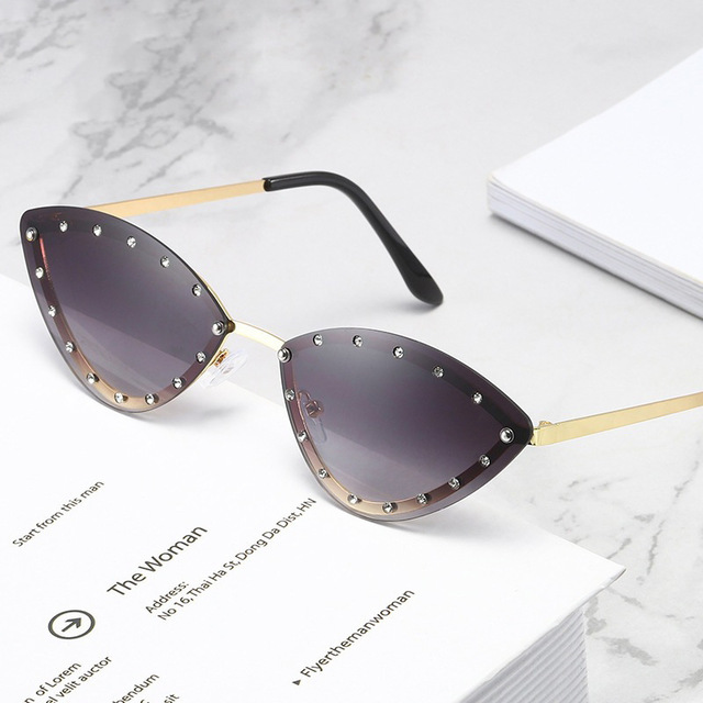 Wholesale Luxury Diamond Sunglasses Women Rhinestone Frame Cat Eye Sun glasses Sunglasses With high quality