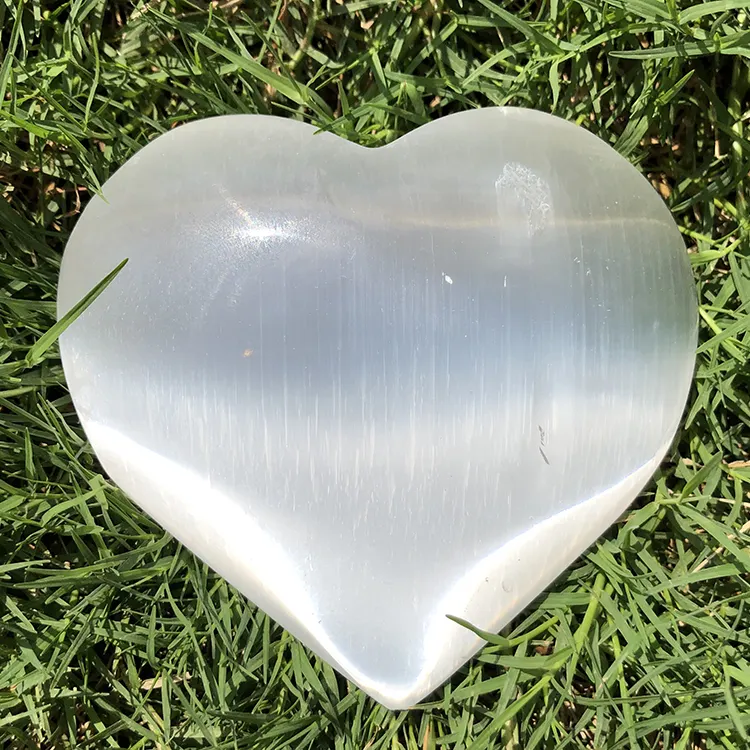 Wholesale price white hand carved natural selenite stone crystal heart for gift