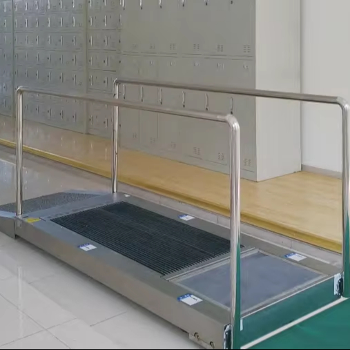 Passageway workshop entrance industrial steam dry shoes cleaning machine automatic with belt roller brush foam