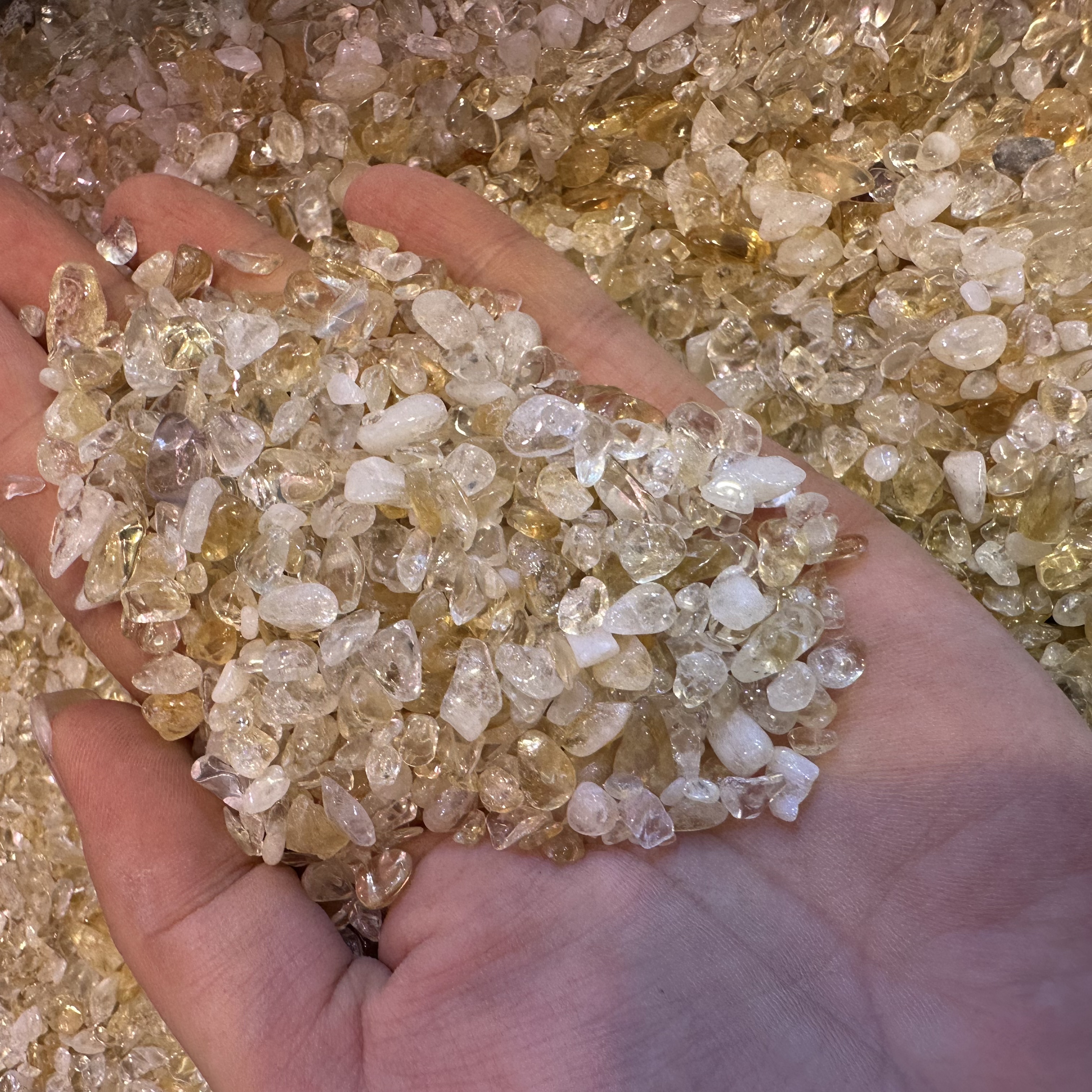 Wholesale Reiki Raw Gemstones Citrine Rocks Quartz Tumbled fengshui Bulk Natural Healing Stones Crystal Chips Gravel Crafts