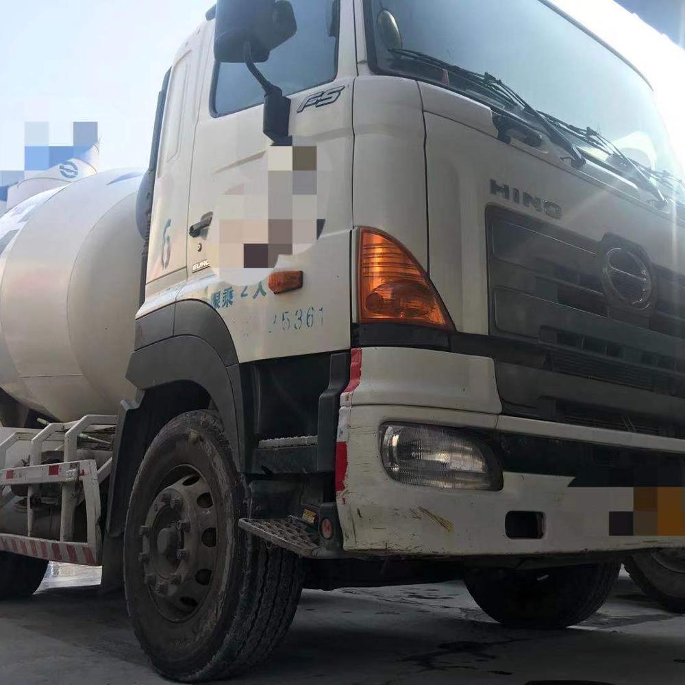 Автобетоносмесители б/у Hino 700