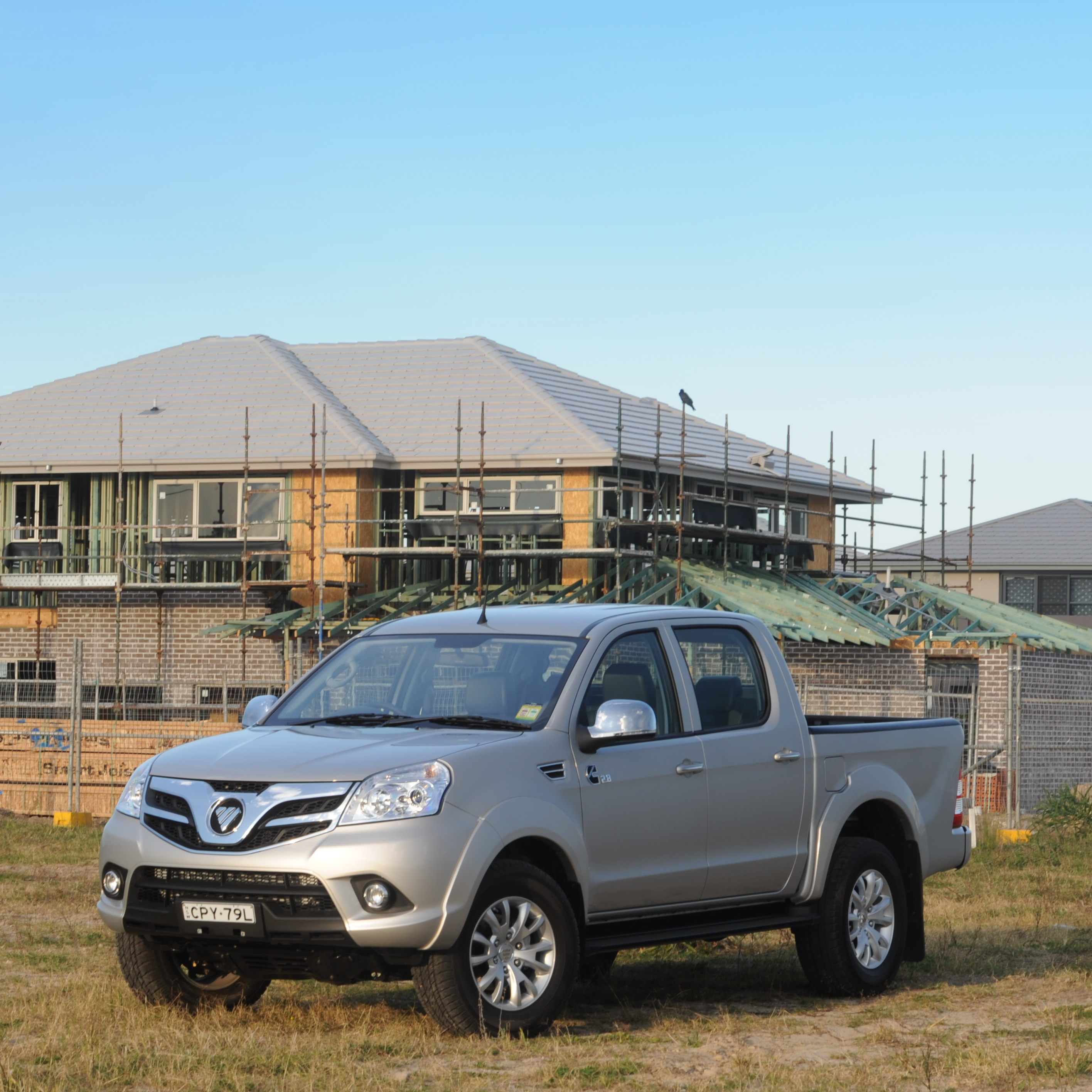 FOTON TUNLAND 4x4 пикап с 2.4L бензиновым двигателем 4WD