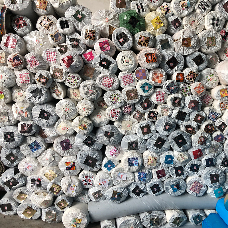 Горячая продажа ПВХ кожа stocklot кожа животного крокодиловая кожа