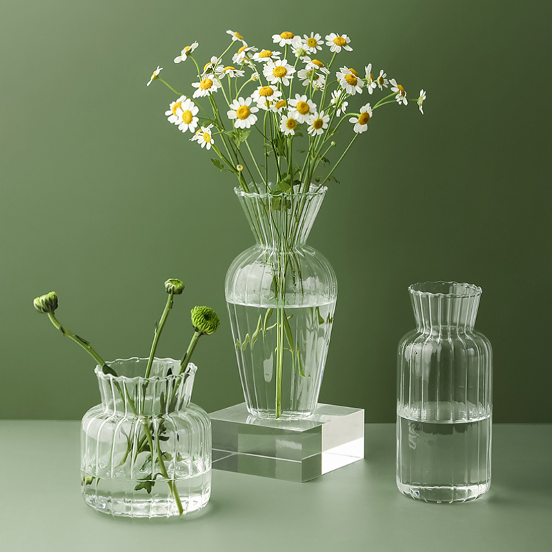 Hot Sale Factory Vintage Transparent Small Diameter Glass & Crystal Vase for Decor Classic Style Hydroponics Vase