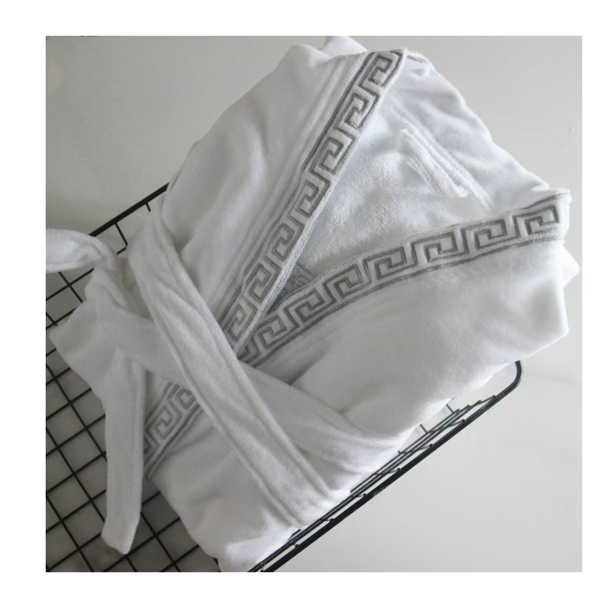 Оптовая торговля роскошный спа-отель белый bathrobe100 % хлопковые спа поставки 5 звездочный отель принадлежности для спа