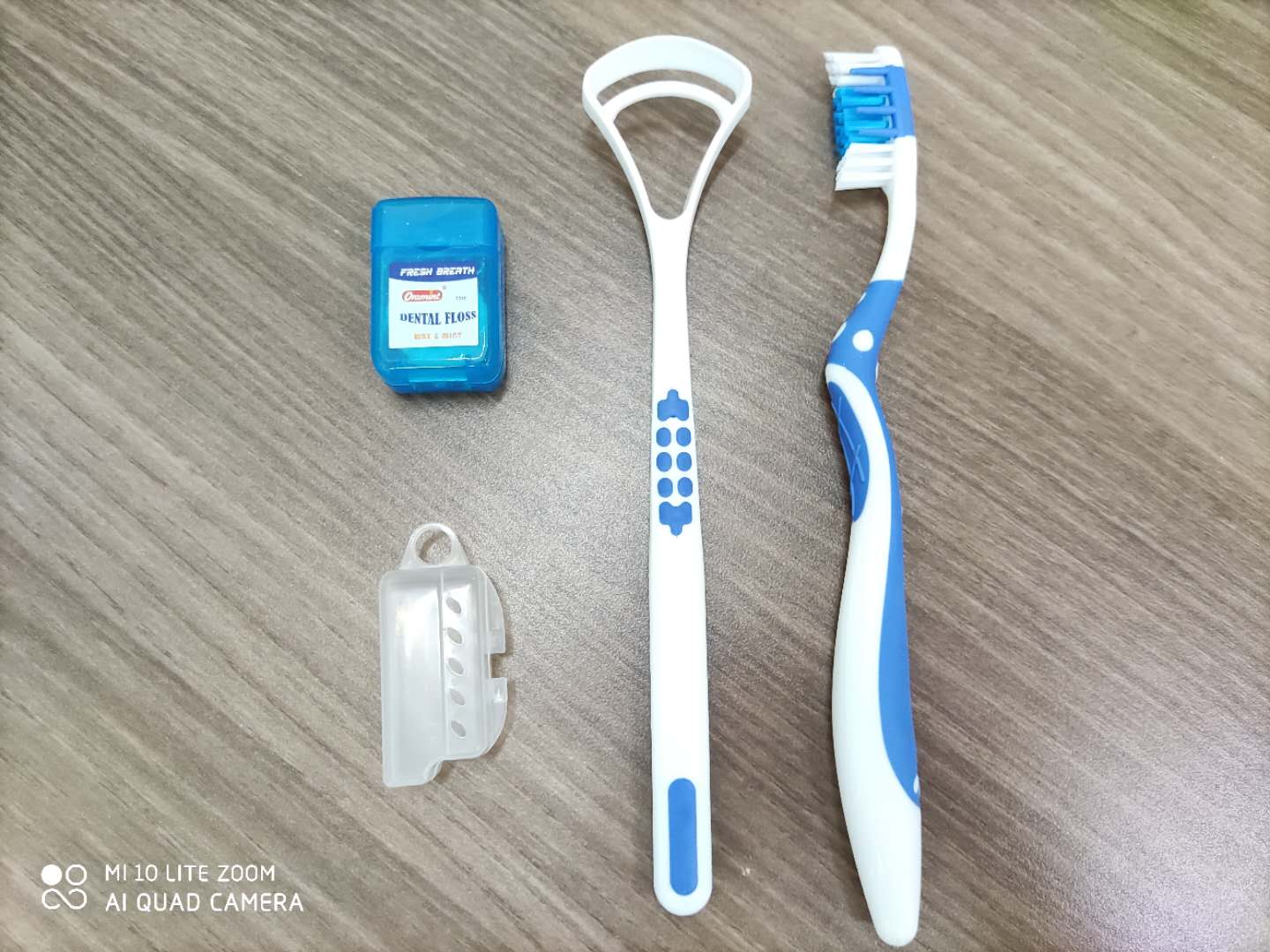 Одобренный FDA Комплект ухода за полостью рта, стоматологический набор с зубной нитью и зубной щеткой для взрослых