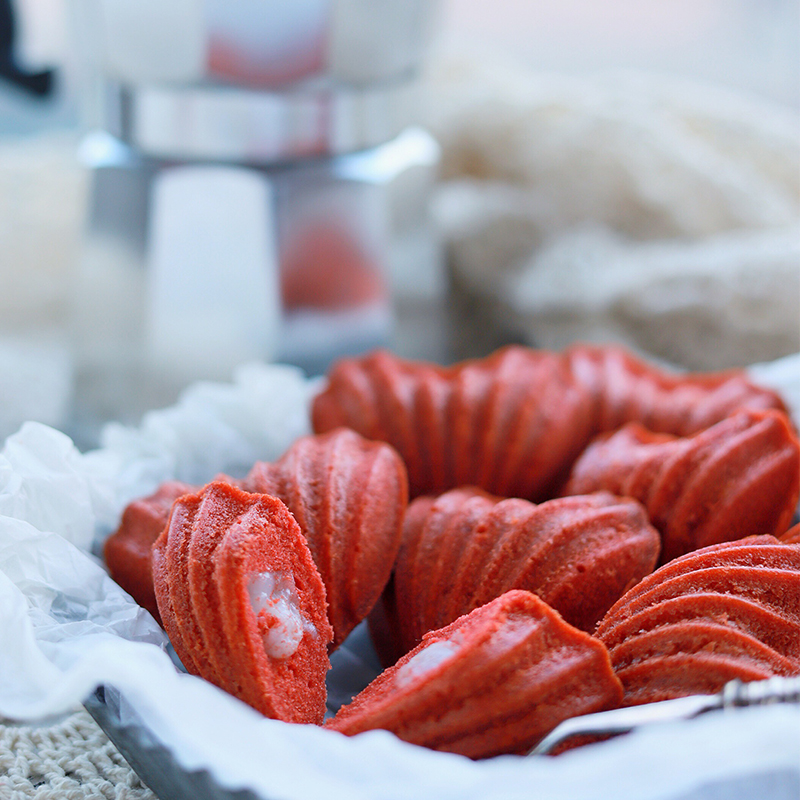 CHEFMADE Горячее предложение 12 чашек из углеродистой стали антипригарное покрытие шампанского Золотого сердца форма для выпечки блюдо Мадлен Пан для Amazon