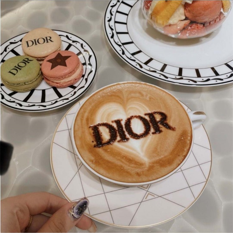 16PCS Sprinkle Powder Mats Stencil Decorating Tool Set Plastic Coffee Drawing Garland Mold