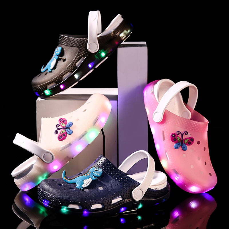 Children Summer EVA Luminous Garden Clogs Led lighted Kids Croc Shoe Sandals Target girls slippers Slides Shoes for Kids