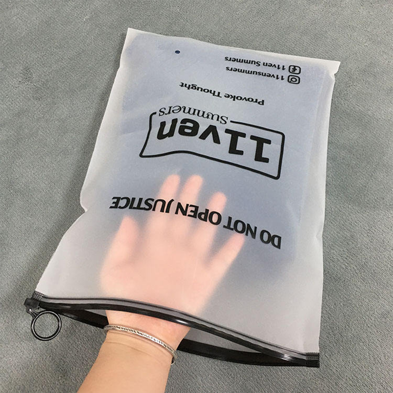 Hot Selling Customized Black Clothing Zip Lock Poly Bags For Packaging Hoodie Pouch Custom Logo Printed Zipper Plastic Bags