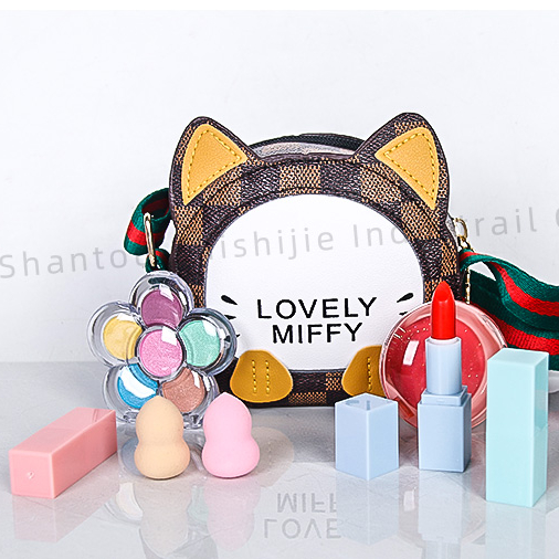Little Girl Beauty Makeup Bag Kids Pretend Play Makeup Toy Set with Lipstick and Eyeshadow