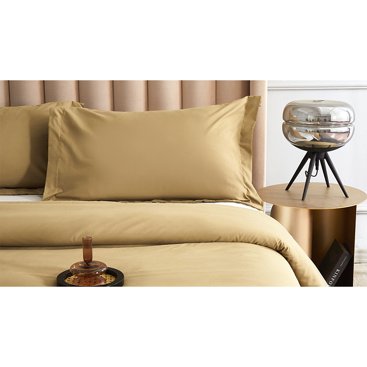 Wholesale low price plain microfiber hotel bed quilt cover duvet cover set bedding