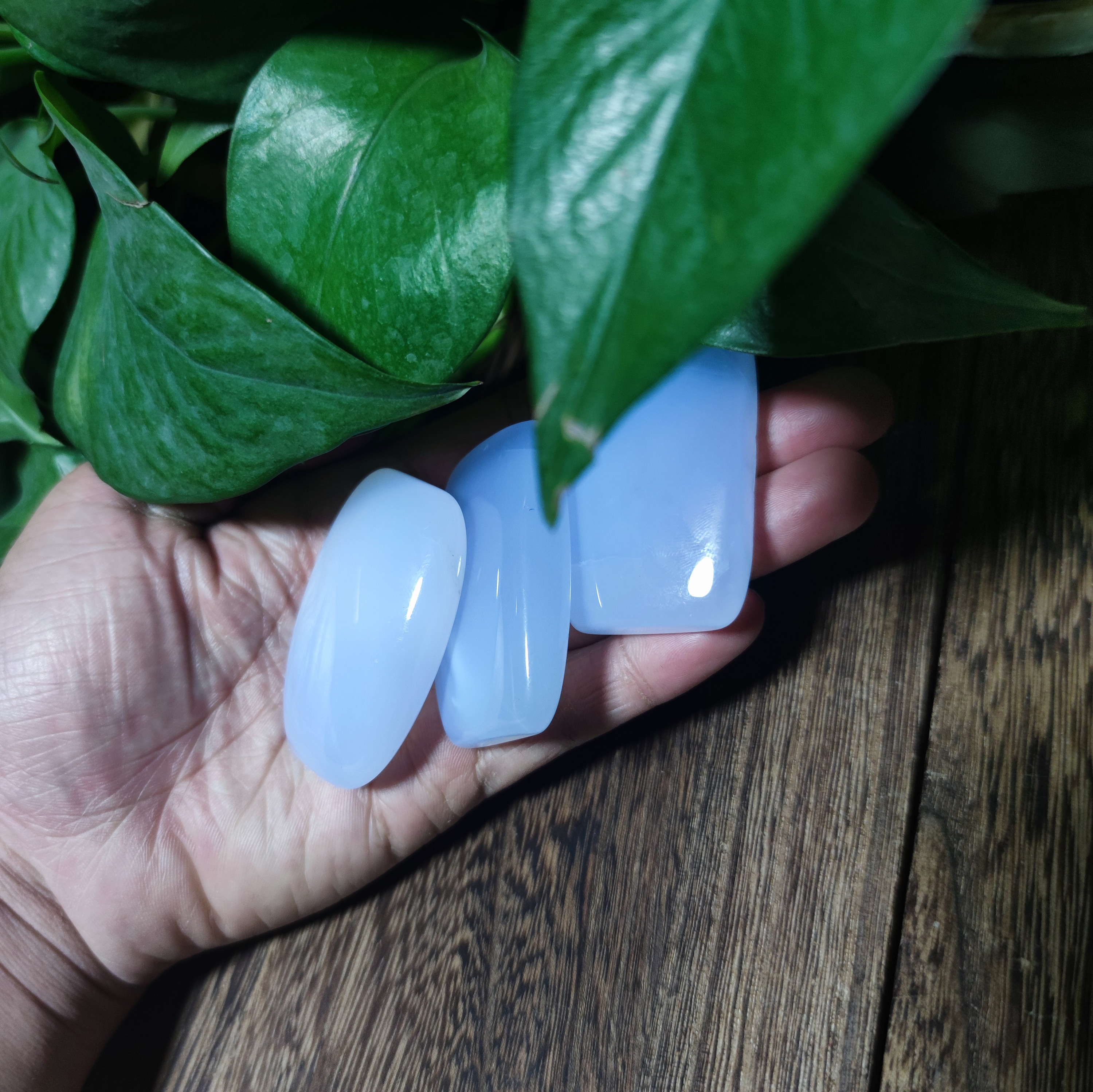 Wholesale natural beautiful free from stones blue agate crystal stone blue chalcedony 45g for healing decoration